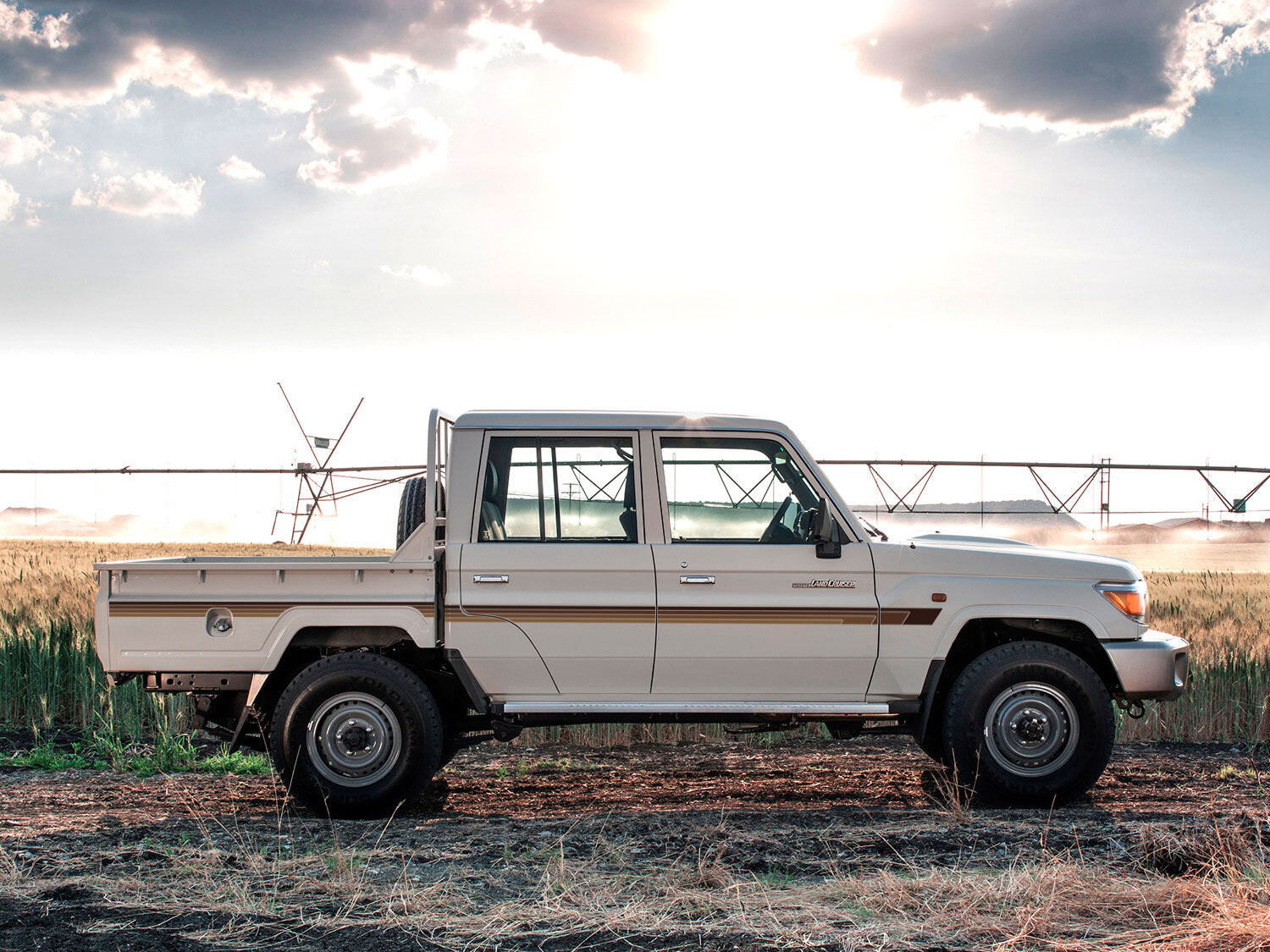 70 Series Land Cruiser Decal Body Stripe Kit (Broome Lite) - 79 Series Dual Cab (2012-)